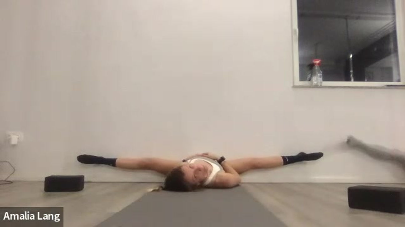 05.02.2023 - MiddleSplits - Active Glute Work for Straddles and Middlesplits